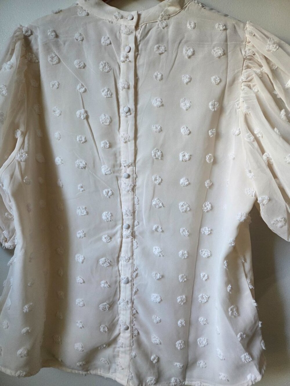 NEW NEVER WORN LASCANA TEXTURED CREAM TOP PUFFED SLEEVES M - Picture 7 of 16
